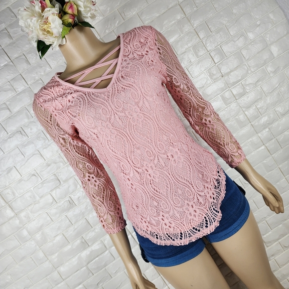 no boundaries medium baby pink lace blouse - Picture 3 of 7